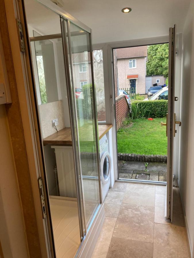 Double Bed Self Contained Annexe 14B Is To The Right Of The Main House Apartment Солсбъри Екстериор снимка